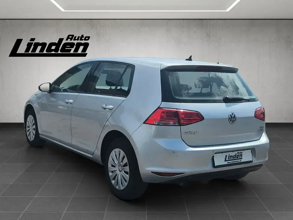 Gebraucht VW Golf VII Trendline 110 PS (80 kW) 2016 Silber Limousine