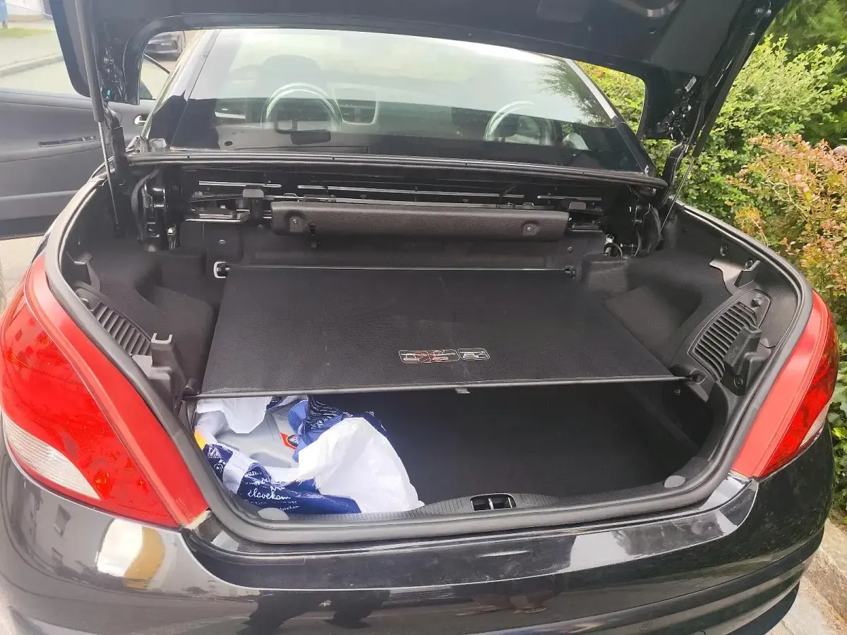 Gebraucht Peugeot 207 CC 120 PS (88 kW) 2012 Schwarz Cabrio