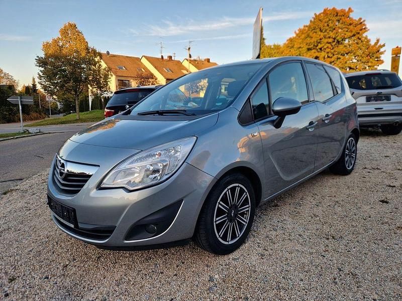 Silber Gebraucht 2011 Opel Meriva Design Edition Van / Kleinbus | 3.150 € (Guter Preis) - Bild 1/4