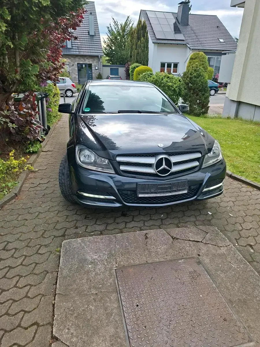 Gebraucht Mercedes C220 170 PS (125 kW) 2012 Schwarz Coupé