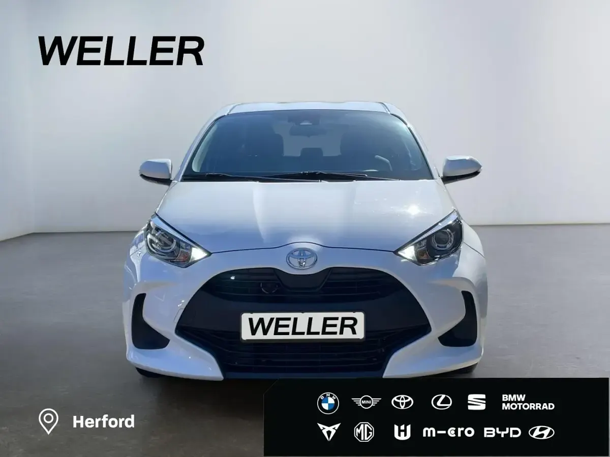 Gebraucht Toyota Yaris Comfort 72 PS (52 kW) 2023 Weiss Kleinwagen