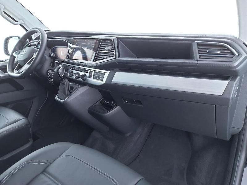 Second-hand VW Multivan Comfortline 204 CP (150 kW) 2023 Monovolum