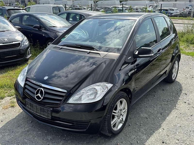 Nachtschwarz Gebraucht 2011 Mercedes A160 Kleinwagen | 4.499 € (Guter Preis) - Bild 1/4