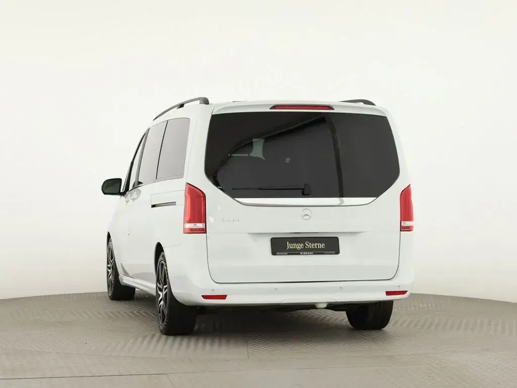 Gebraucht Mercedes V300 AMG line 237 PS (174 kW) 2023 Bergkristallweiss metallic Van / Kleinbus
