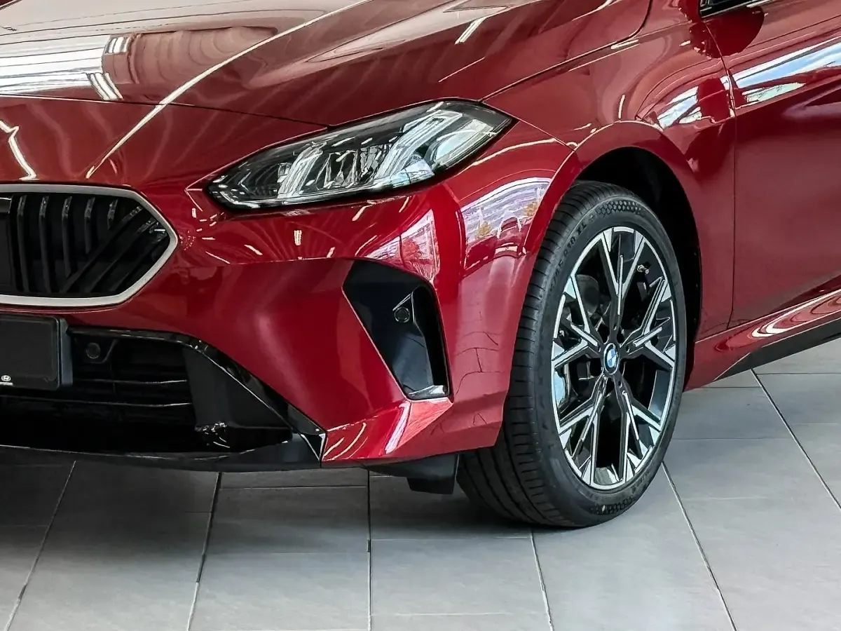 Neu BMW 216 M Sport 122 PS (89 kW) 2026 Rot Coupé