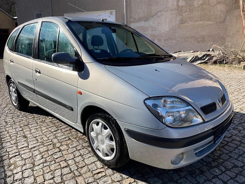 Gebraucht Renault Mégane 107 PS (78 kW) 2000 Silber Limousine