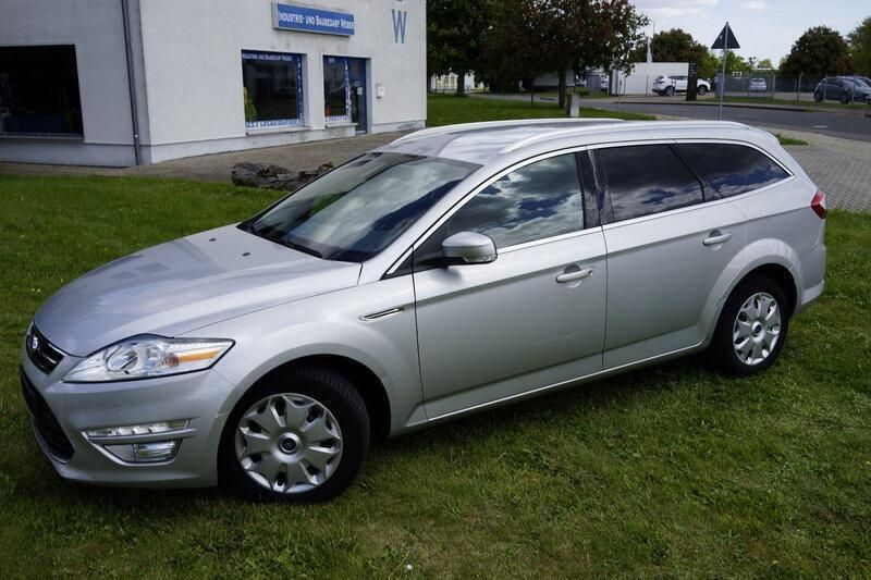 Silber Gebraucht 2013 Ford Mondeo Business Edition Kombi | 3.799 € (Superpreis) - Bild 1/4