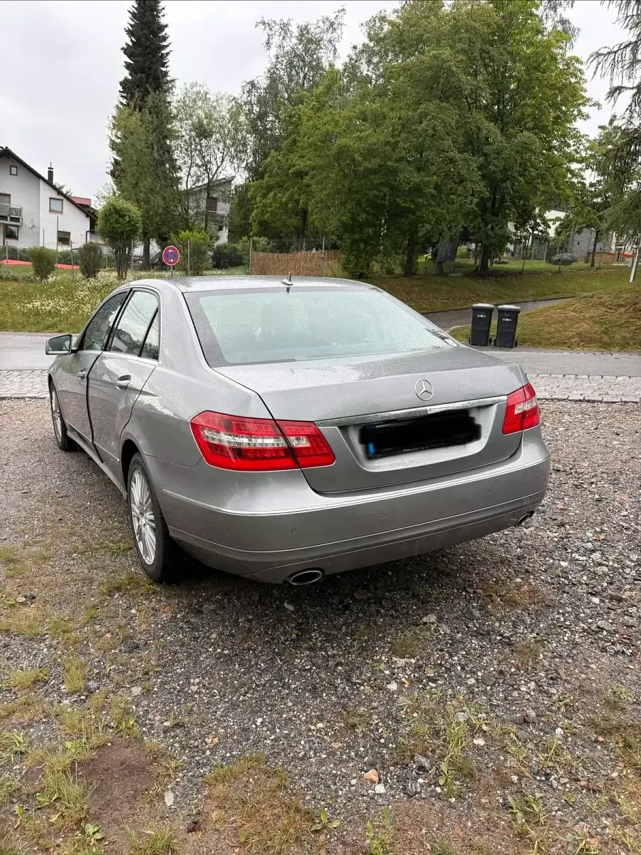 Gebraucht Mercedes E350 231 PS (169 kW) 2010 Silber Limousine