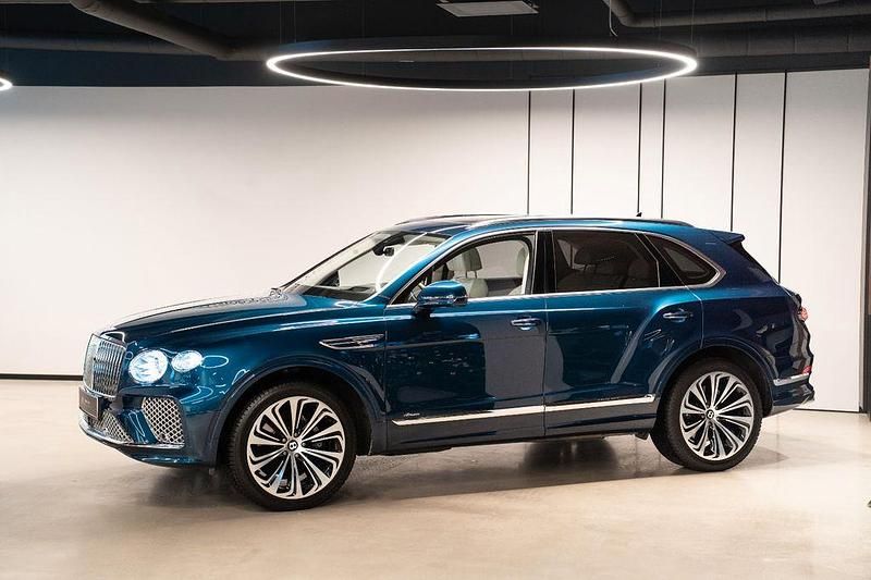 Blau Gebraucht 2024 Bentley Bentayga SUV | 236.810 € (Fairer Preis) - Bild 1/4