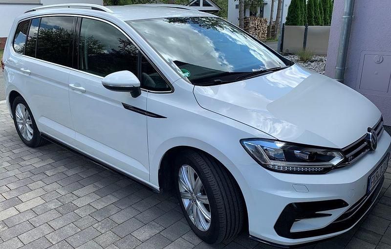 Gebraucht VW Touran R-line 179 PS (131 kW) 2017 Weiß Van / Kleinbus