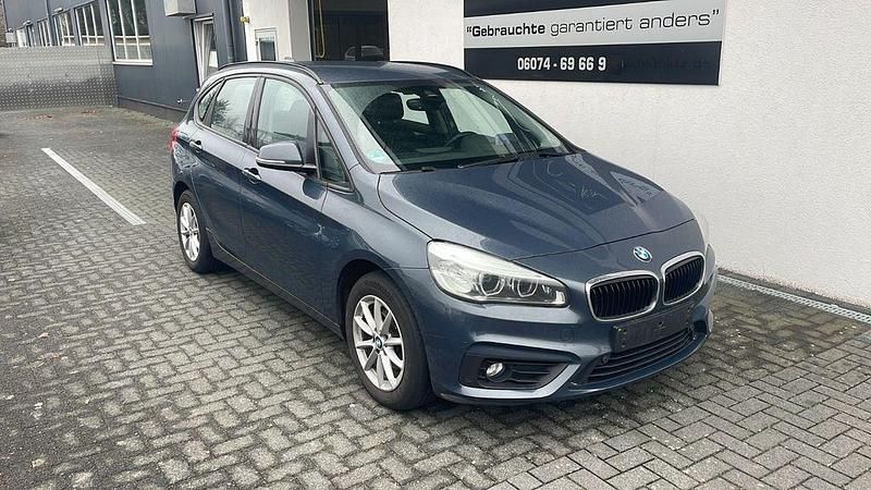 Gebraucht BMW 214 Active Tourer Basis 95 PS (69 kW) 2015 Grau Van / Kleinbus