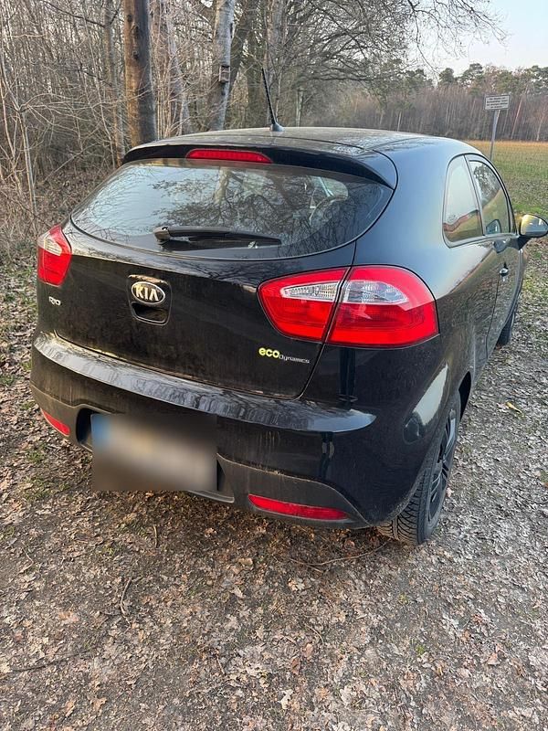 Gebraucht Kia Rio 75 PS (55 kW) 2013 Schwarz Coupé