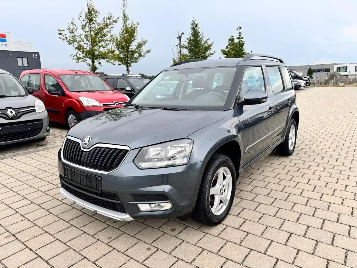 Gebraucht Skoda Yeti Cool Edition 110 PS (80 kW) 2017 Grau SUV