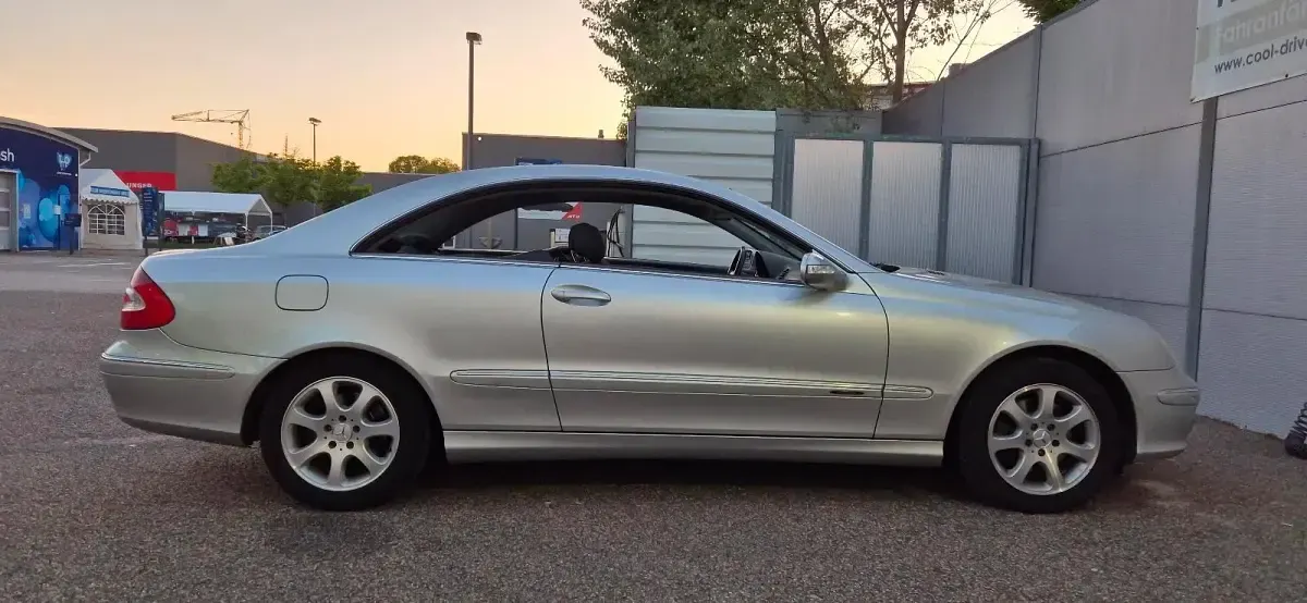 Gebraucht Mercedes CLK240 170 PS (125 kW) 2002 Silber Coupé