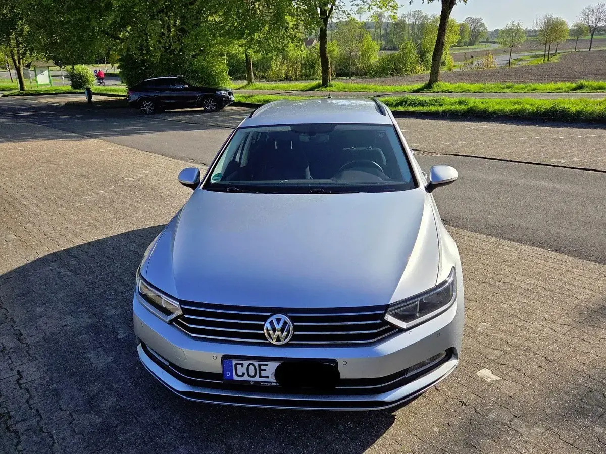 Second-hand VW Passat Comfortline 120 CP (88 kW) 2016 Argintiu Break