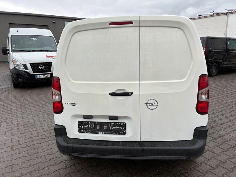 Second-hand Opel Combo Selection 76 CP (55 kW) 2020 Alb Monovolum