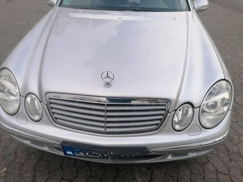 Gebraucht Mercedes E320 Elegance 224 PS (164 kW) 2002 Silber Limousine
