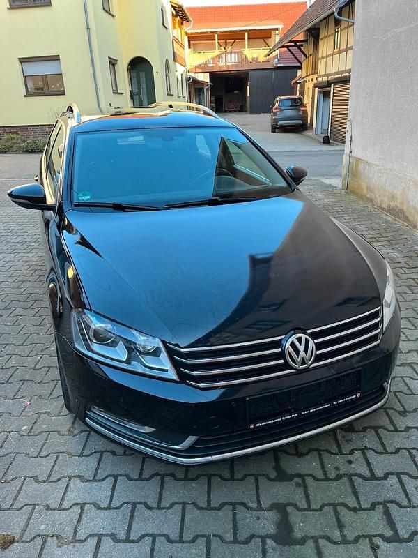 Gebraucht VW Passat 140 PS (102 kW) 2014 Schwarz Kombi