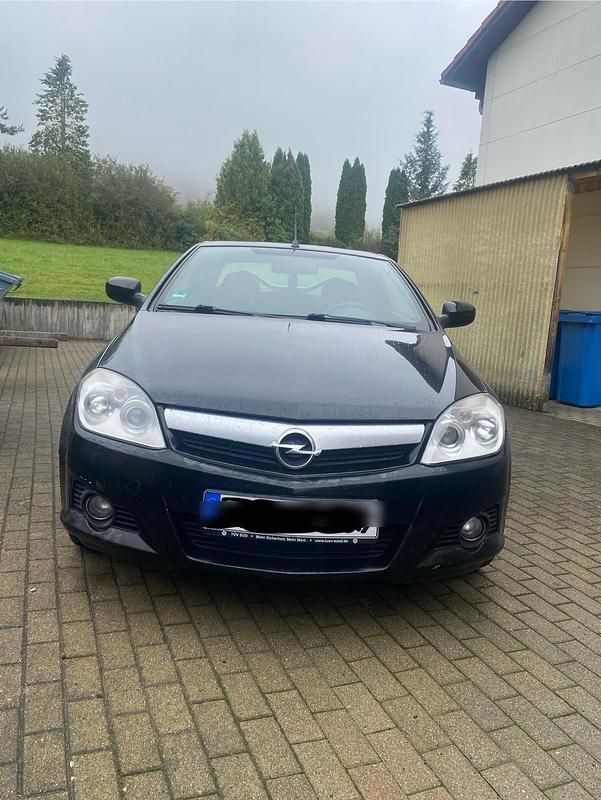 Schwarz Gebraucht 2005 Opel Tigra Coupé | 1.100 € (Fairer Preis) - Bild 1/4
