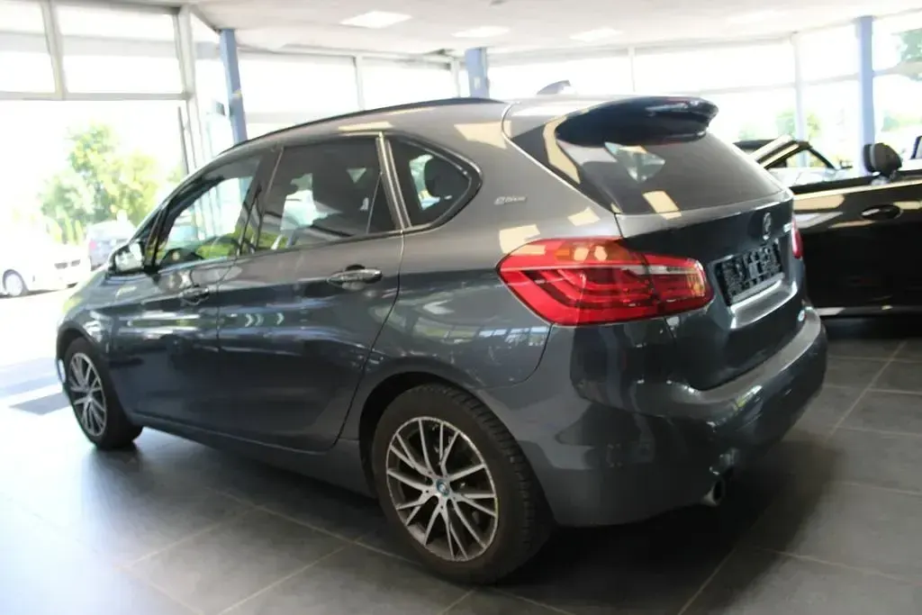 Gebraucht BMW 225 Active Tourer iPerformance 136 PS (100 kW) 2018 Grau Van / Kleinbus