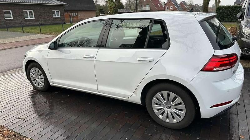 Second-hand VW Golf VII Comfortline 86 CP (63 kW) 2018 Berlinǎ