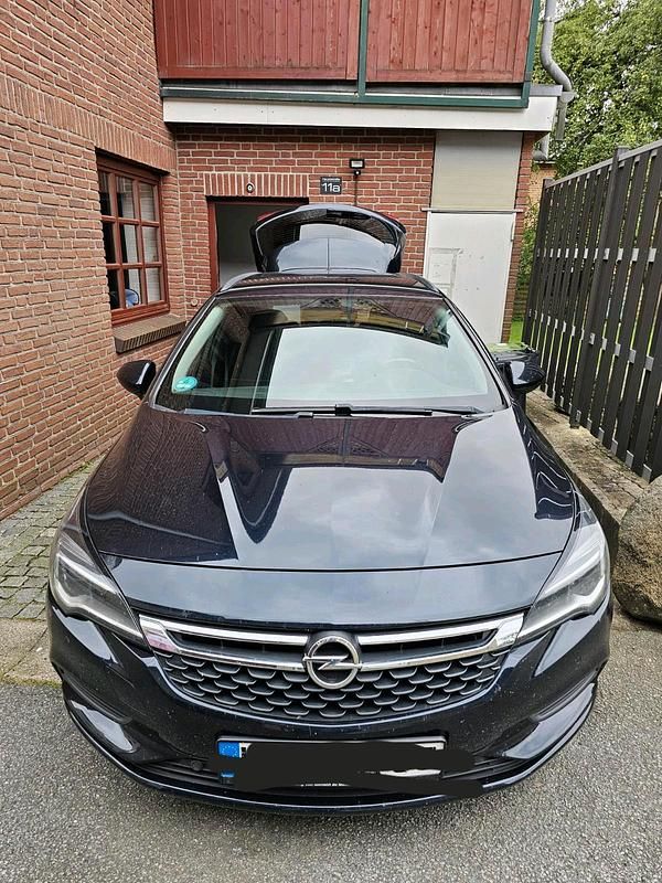 Schwarz Gebraucht 2018 Opel Astra Kombi | 8.000 € (Fairer Preis) - Bild 1/4