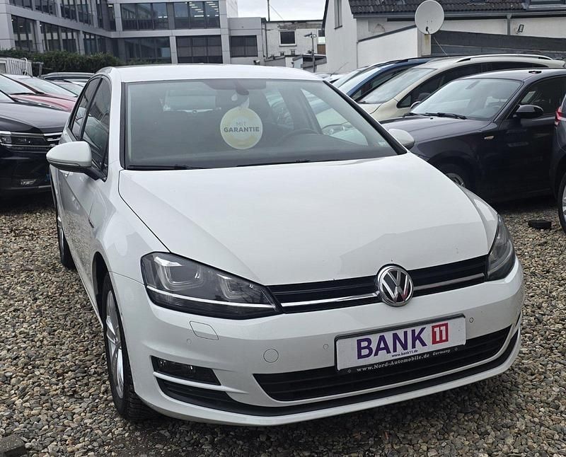 Gebraucht VW Golf VII Cup 110 PS (80 kW) 2014 Pure white Kleinwagen