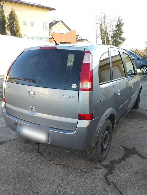 Gebraucht Opel Meriva 101 PS (74 kW) 2004 Silber Van / Kleinbus