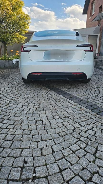 Gebraucht Tesla Model 3 RWD 208 kW (283 PS) 2025 Weiß Limousine