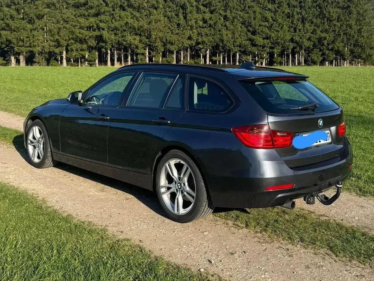 Gebraucht BMW 320 184 PS (135 kW) 2013 Grau Kombi