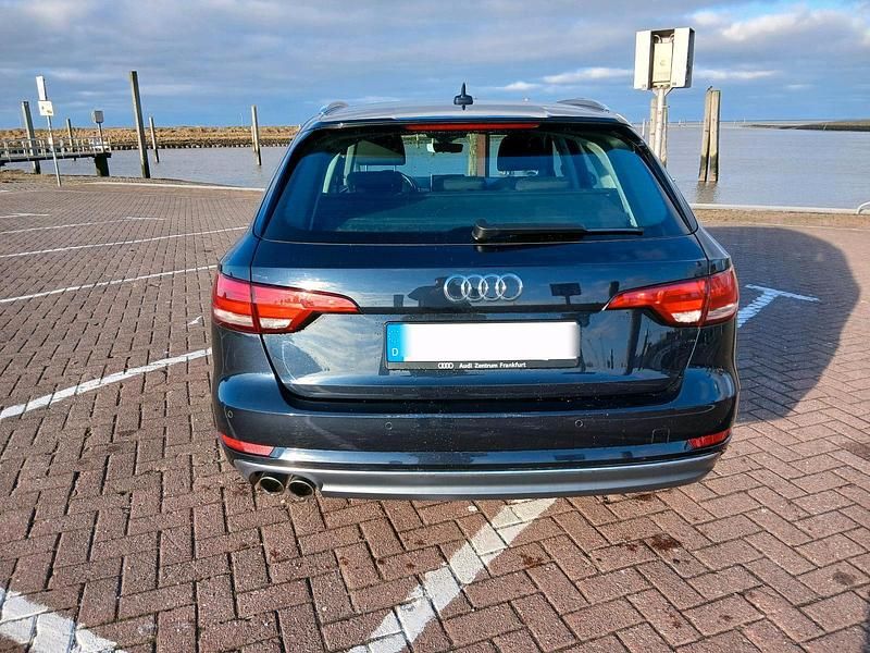Gebraucht Audi A4 190 PS (139 kW) 2017 Blau Kombi