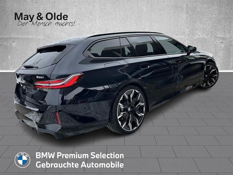 Gebraucht BMW 520 Performance 190 PS (139 kW) 2025 Schwarz Kombi