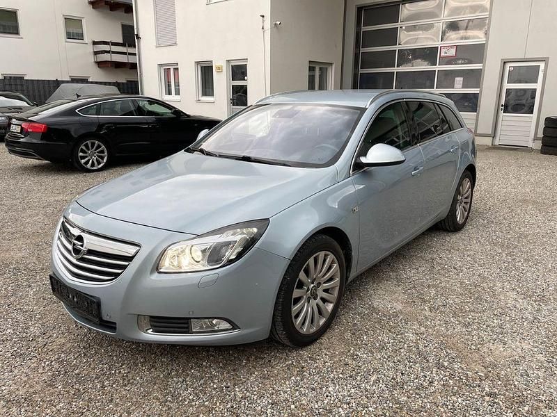 Silber Gebraucht 2013 Opel Insignia Active Kombi | 3.990 € (Superpreis) - Bild 1/4