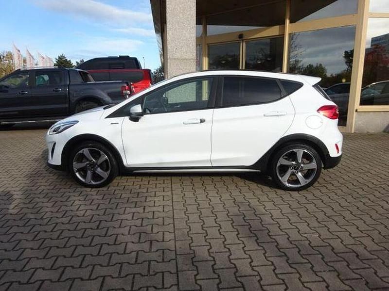 Gebraucht Ford Fiesta Active 101 PS (74 kW) 2018 Weiß Kleinwagen