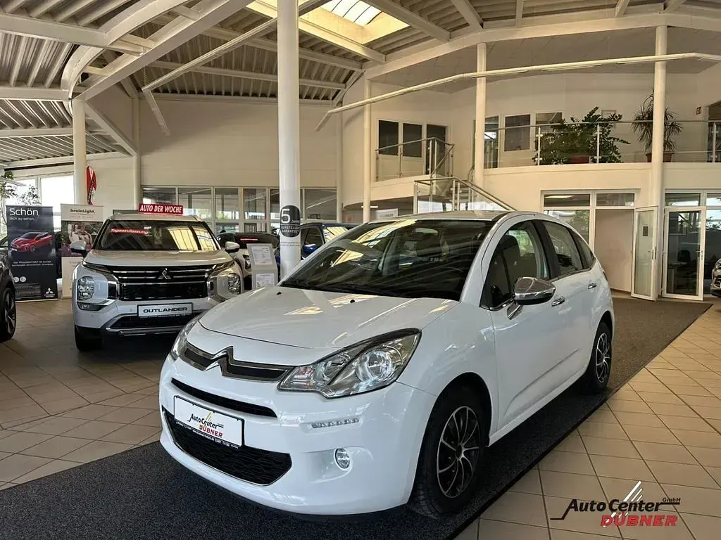 Gebraucht Citroën C3 SELECTION 82 PS (60 kW) 2014 Weiß Limousine