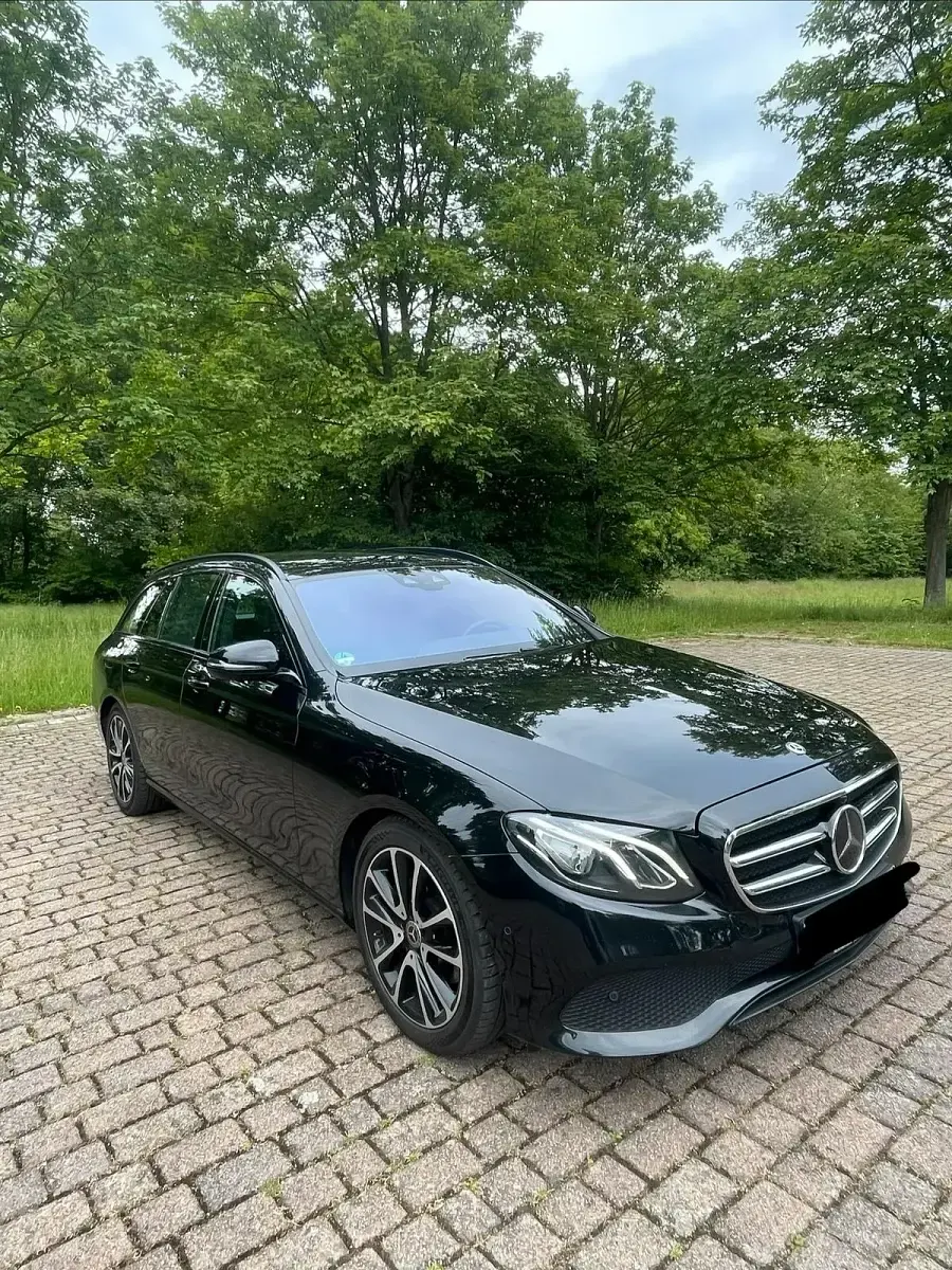 Gebraucht Mercedes E220 Night 194 PS (142 kW) 2019 Schwarz Kombi