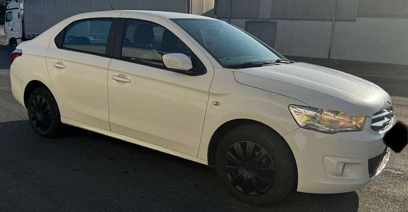 Weiß Gebraucht 2016 Citroën C-Elysee I PureTech Limousine | 5.499 € (Etwas zu teuer) - Bild 1/4
