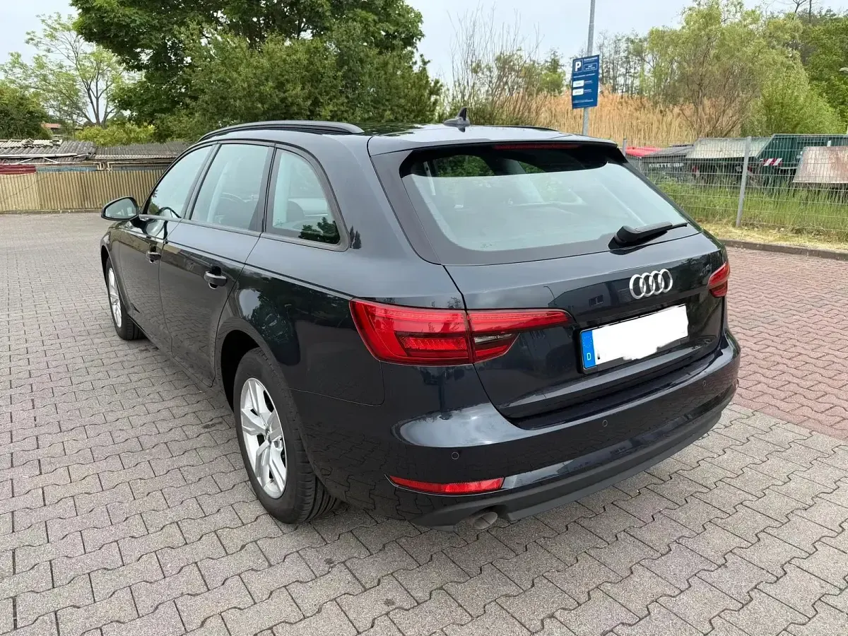 Gebraucht Audi A4 150 PS (110 kW) 2016 Blau Kombi