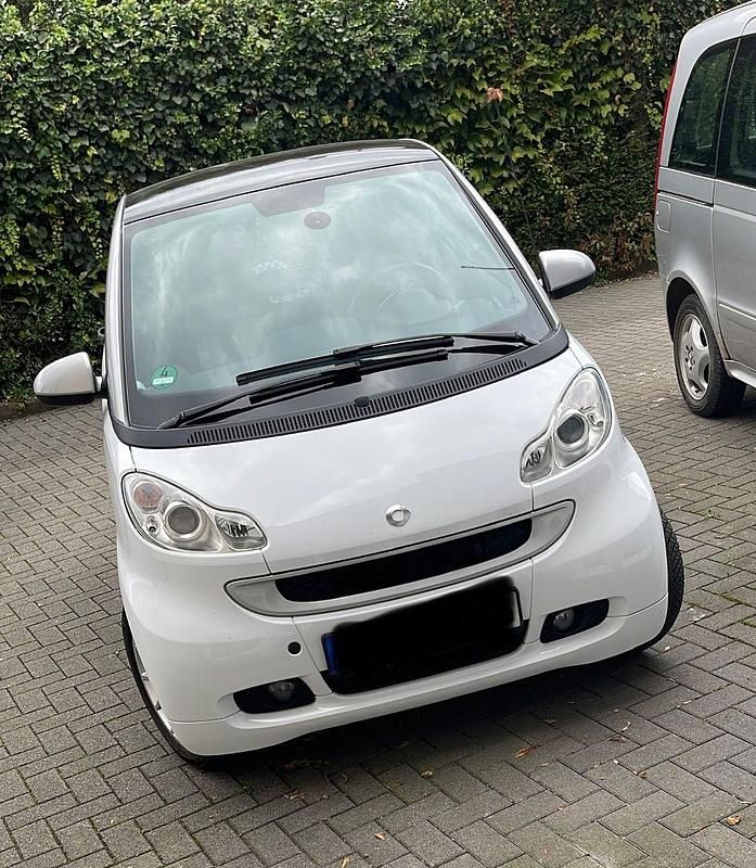 Weiß Gebraucht 2011 Smart ForTwo Coupé Coupé | 6.140 € (Fairer Preis) - Bild 1/4
