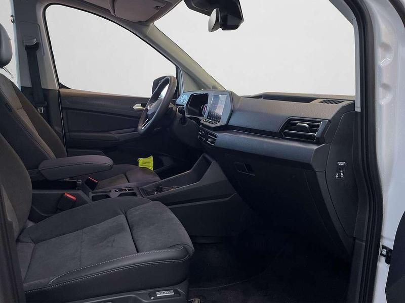 Second-hand VW Caddy Maxi Edition 122 CP (89 kW) 2026 Alb Monovolum