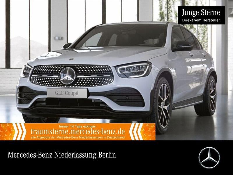 Weiß Gebraucht 2021 Mercedes GLC300e AMG Limousine | 42.890 € (Fairer Preis) - Bild 1/3