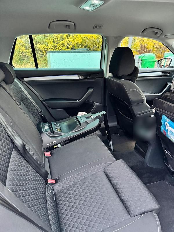 Gebraucht Skoda Superb 150 PS (110 kW) 2017 Weiß Kombi