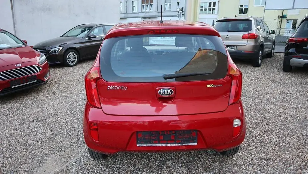 Gebraucht Kia Picanto 86 PS (63 kW) 2013 Rot (metallic) Kleinwagen