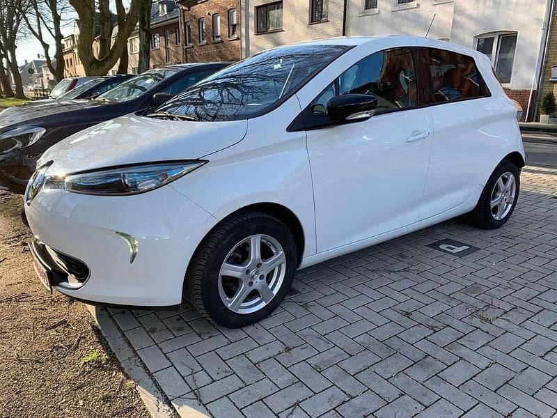 Gletscherweiss Gebraucht 2015 Renault Zoe Life Kleinwagen | 4.990 € (Superpreis) - Bild 1/4