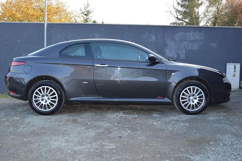 Gebraucht Alfa Romeo GT Progression 140 PS (102 kW) 2006 A: liparigrau f:quarzgrau met Coupé