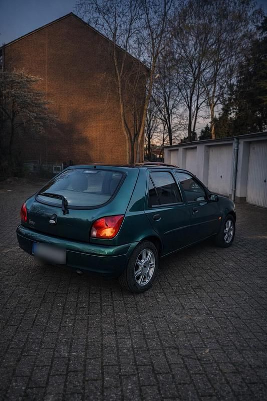 Gebraucht Ford Fiesta Zetec 75 PS (55 kW) 2000 Grün Kleinwagen