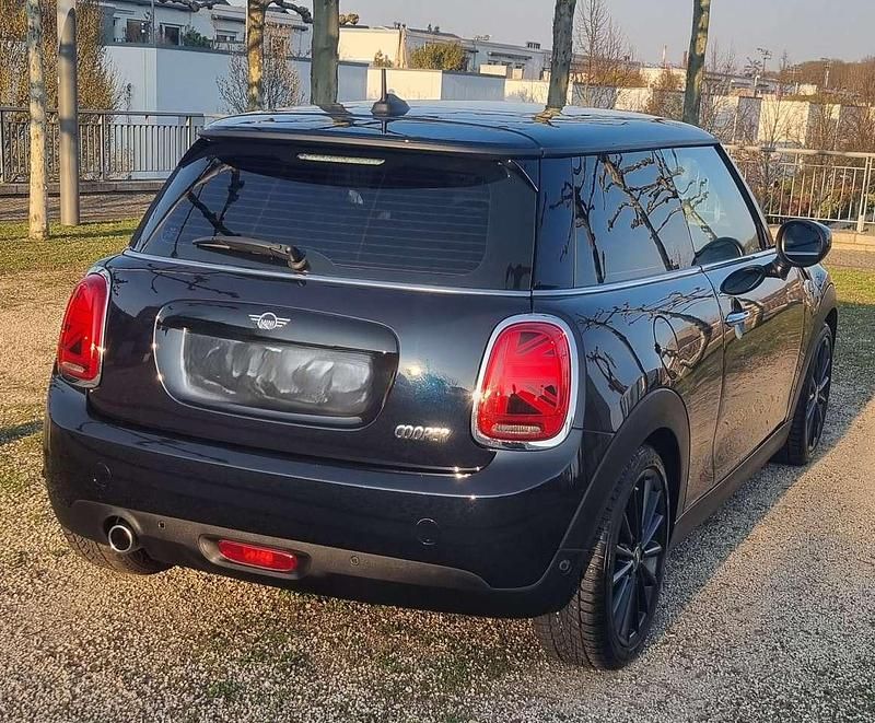 Gebraucht Mini Cooper 136 PS (100 kW) 2020 Schwarz Kleinwagen