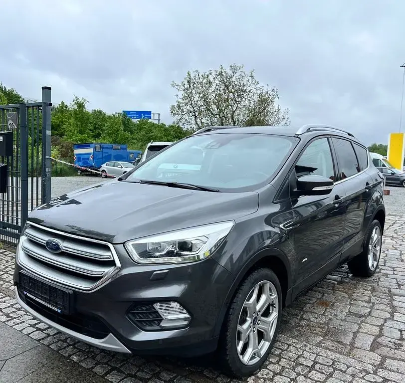 Gebraucht Ford Kuga Titanium 179 PS (131 kW) 2018 SUV