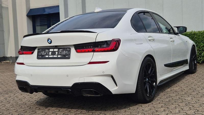 Gebraucht BMW 330 Performance 258 PS (189 kW) 2020 Weiß Limousine