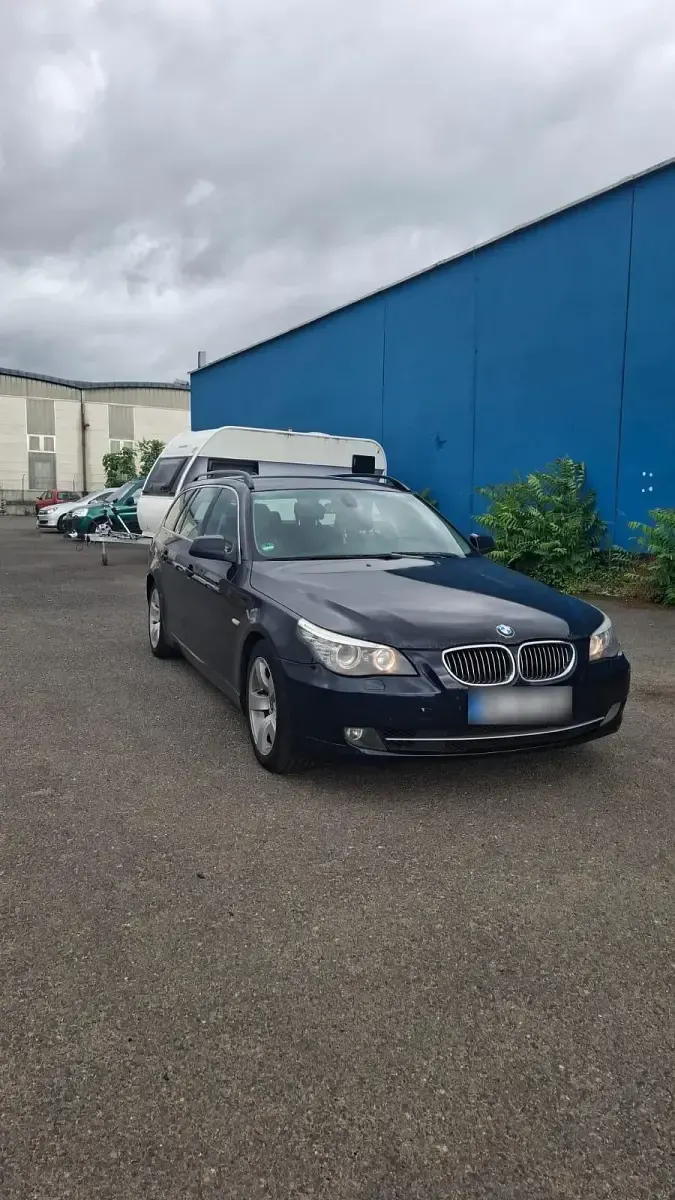 Gebraucht BMW 530 245 PS (180 kW) 2009 Schwarz Kombi